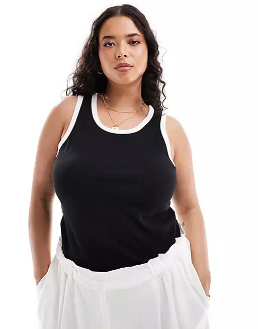 ONLY Curve contrast tank top in black Cover