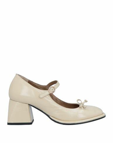 Emanuélle Vee Woman Pumps Beige Soft Leather Cover