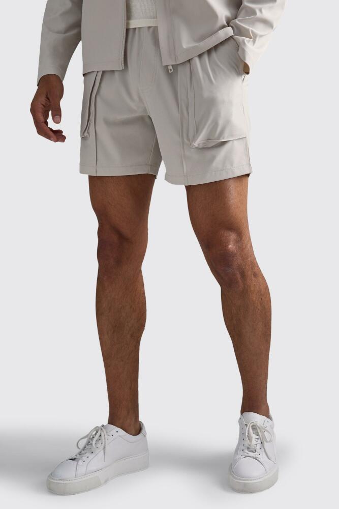 Mens Technical Stretch Smart Pleat Short - Beige Cover