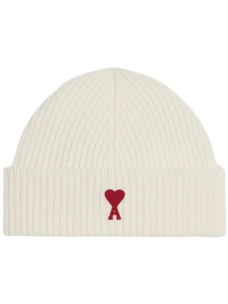 AMI Paris Ami De Coeur beanie - White Cover