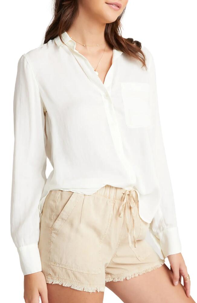 Bella Dahl Frayed Pocket Shorts in Soft Tan Cover