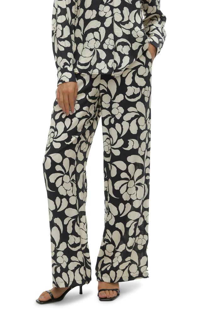 VERO MODA Gaja Print Wide Leg Pants in Black Aop Gaja Cover