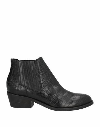 Oroscuro Woman Ankle boots Black Soft Leather Cover