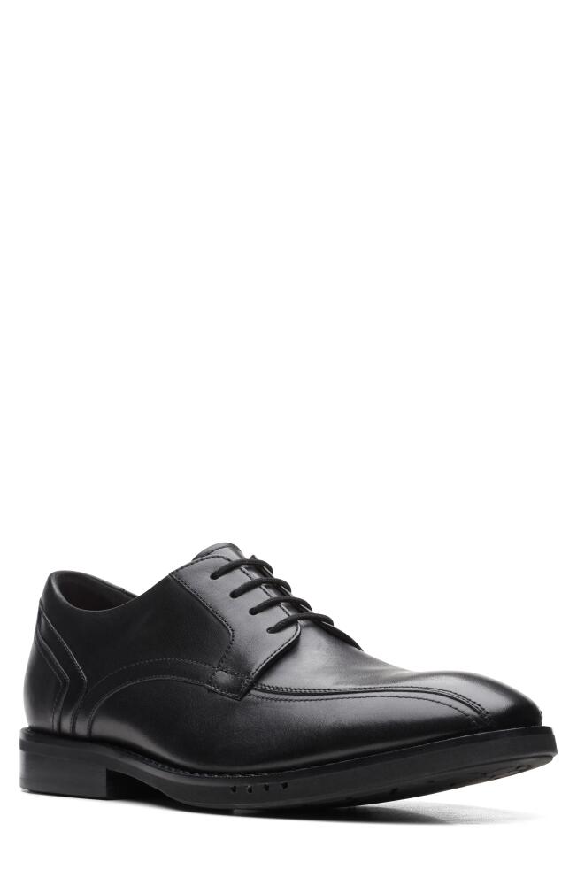 Clarks(r) Un Hugh Way Derby in Black Leather Cover