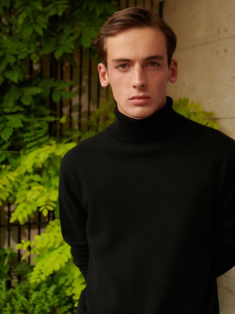 Gobi Cashmere Turtle Neck in Black Cover