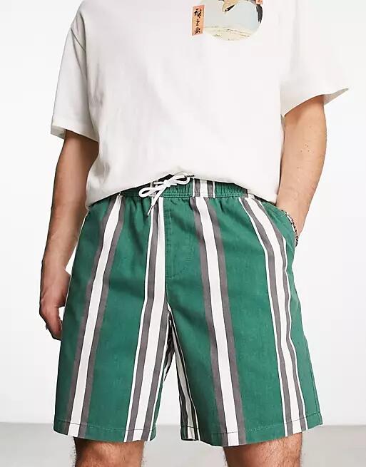 New Look pull on stripe short in green Cover