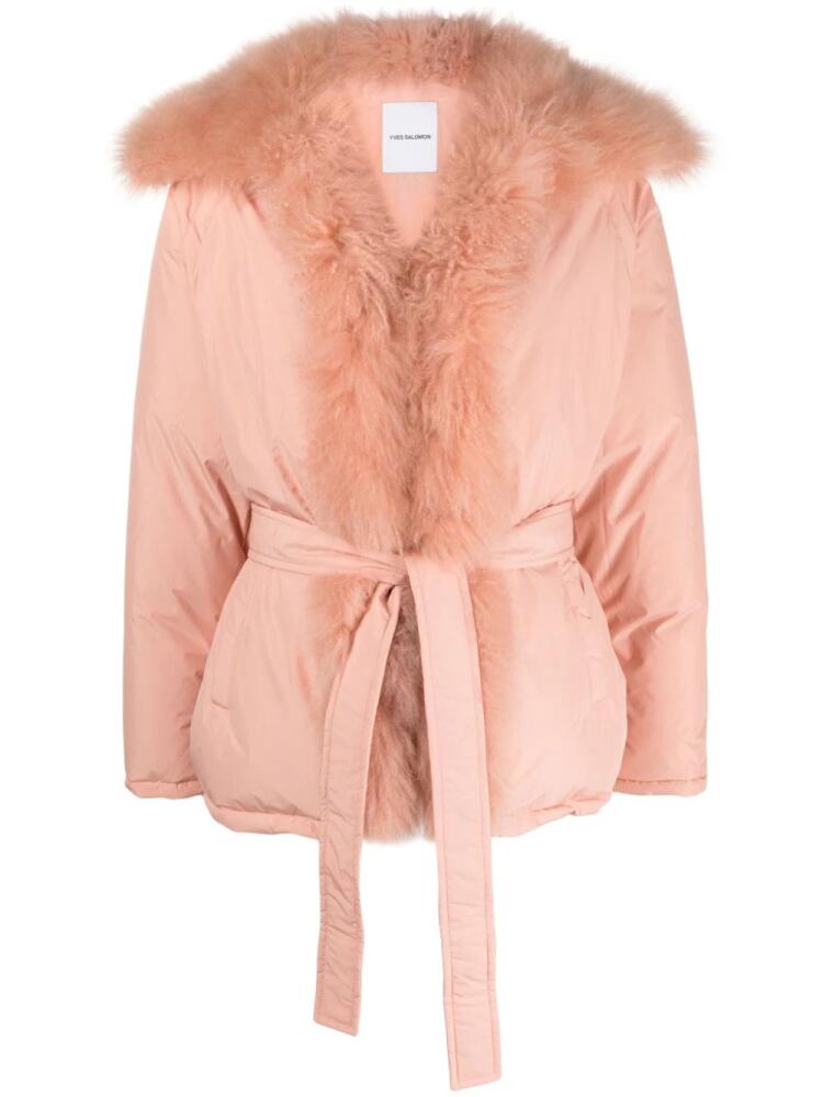 Yves Salomon shearling-trim belted down jacket - Pink Cover