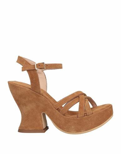 Divine Follie Woman Sandals Camel Soft Leather Cover