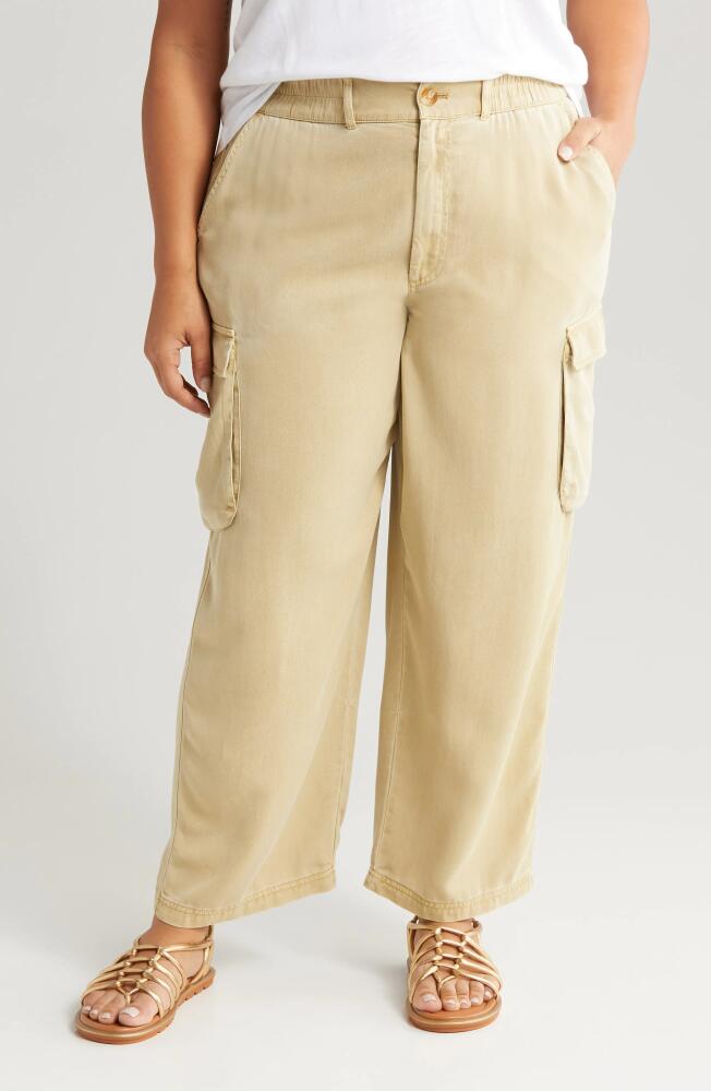 Treasure & Bond Soft Straight Leg Cargo Pants in Beige Khaki Cover