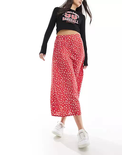 Monki midi skirt in red meadow floral Cover