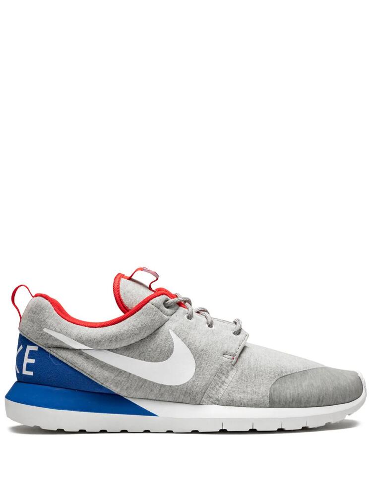 Nike Rosherun NM W SP low-top sneakers - Grey Cover