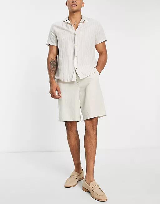 New Look linen shorts in off white Cover