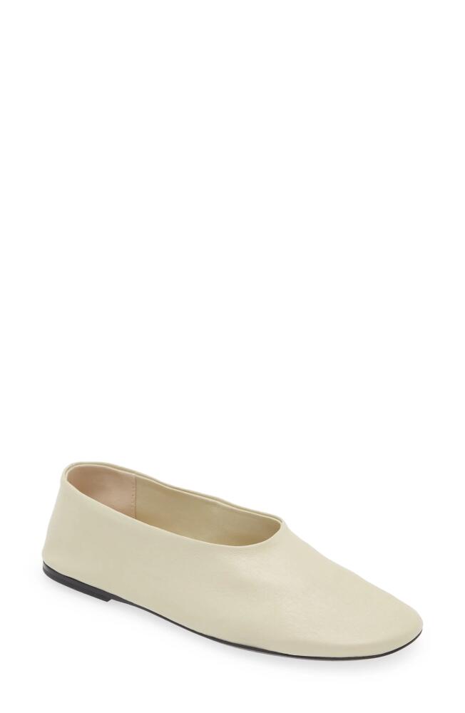 Khaite The Marcy Flat in Off White Cover