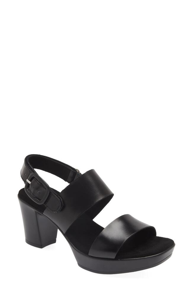 Munro Max Platform Slingback Sandal in Black Cover