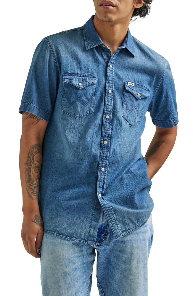 Wrangler Western Short Sleeve Snap Front Denim Shirt in Light Wash Cover