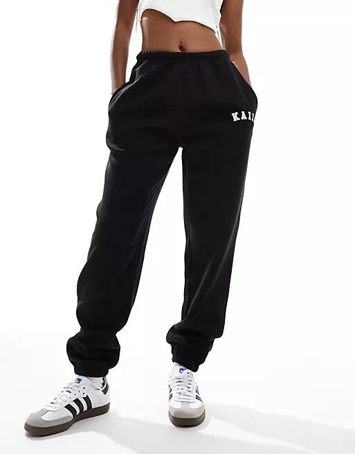 Kaiia cuffed sweatpants in black Cover