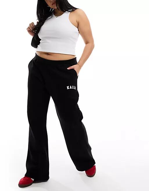 Kaiia Plus wide leg sweatpants in black Cover