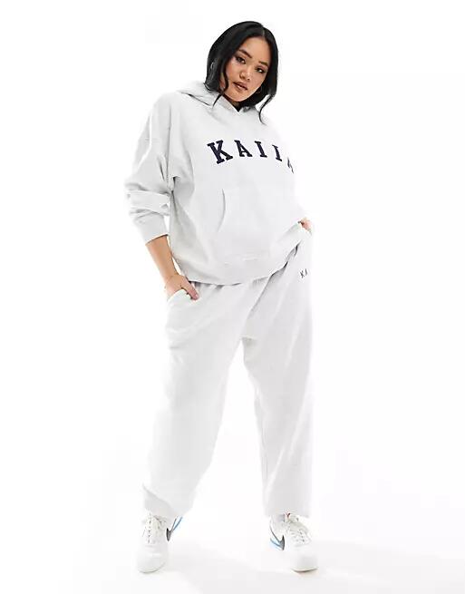 Kaiia Plus cuffed sweatpants in light gray - part of a set Cover