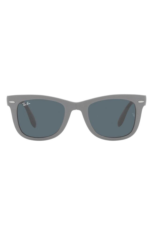 Ray-Ban Wayfarer 50mm Folding Sunglasses in Gray/Blue Cover