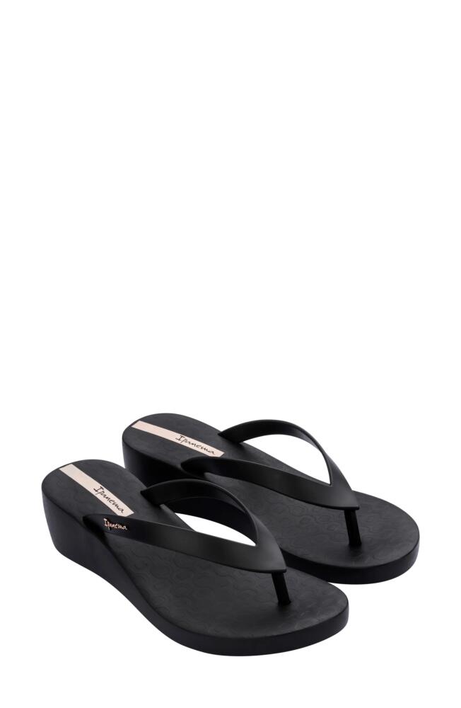 Ipanema Selfie Wedge Flip Flop in Black/Black Cover