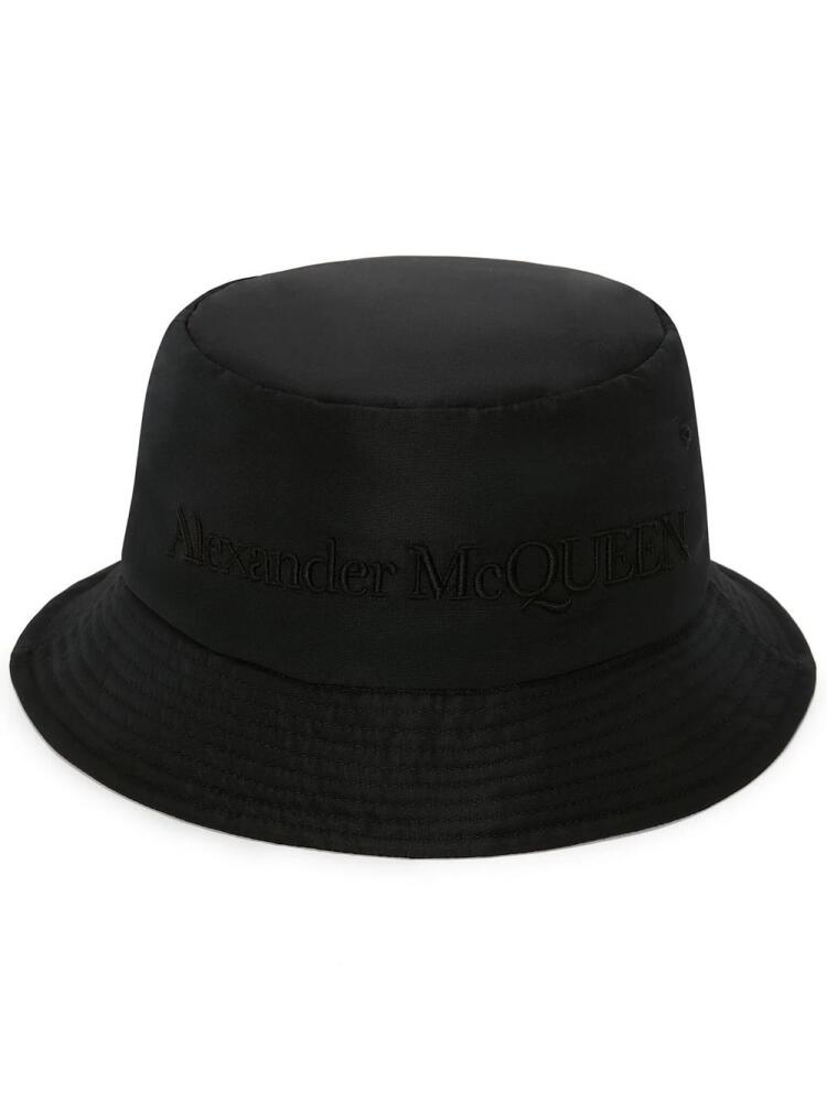 Alexander McQueen logo-embroidered bucket hat - Black Cover