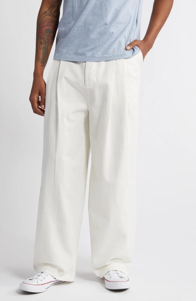 Elwood Baggy Pleated Chinos in Lotus Cover