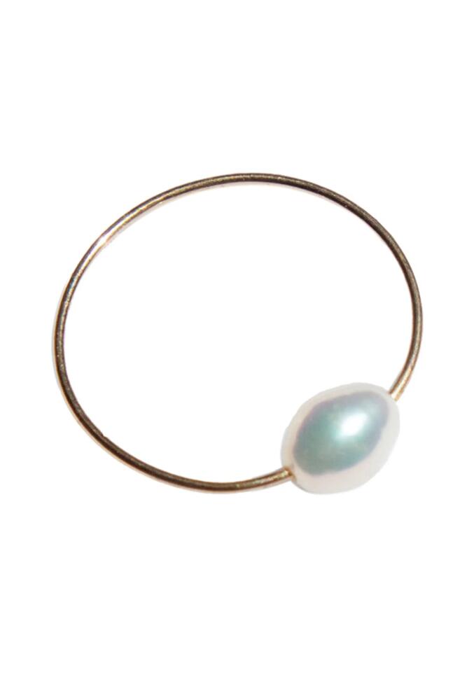 seree Eden freshwater pearl skinny gold ring in White Cover