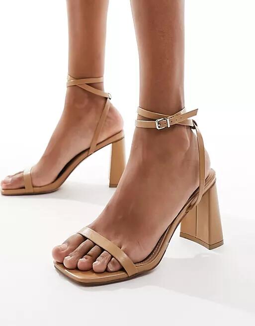 Simmi London Bia strappy block heeled sandal in beige-Neutral Cover