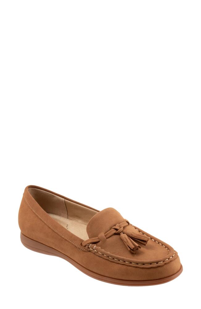 Trotters Dawson Tassel Loafer in Tan Nubuck Cover