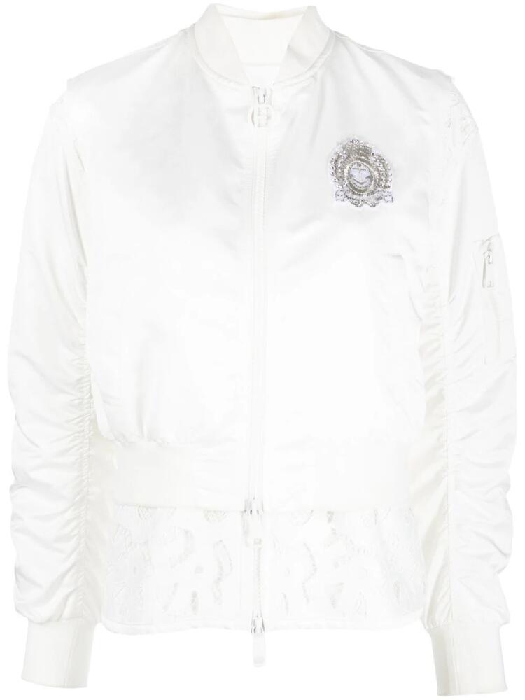 ERMANNO FIRENZE logo-patch zip-up gilet - White Cover