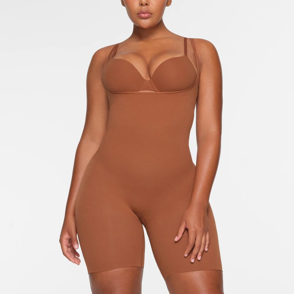 SKIMS Butt Lifting Open Bust Bodysuit | Medium Neutral | 4XL | Seamless Sculpt Cover