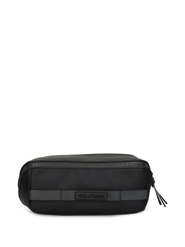 Tommy Hilfiger Urban wash bag - Black Cover