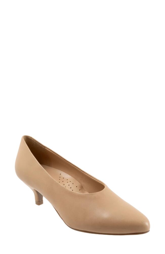 Trotters Kimber Kitten Heel Pump in Nude Cover