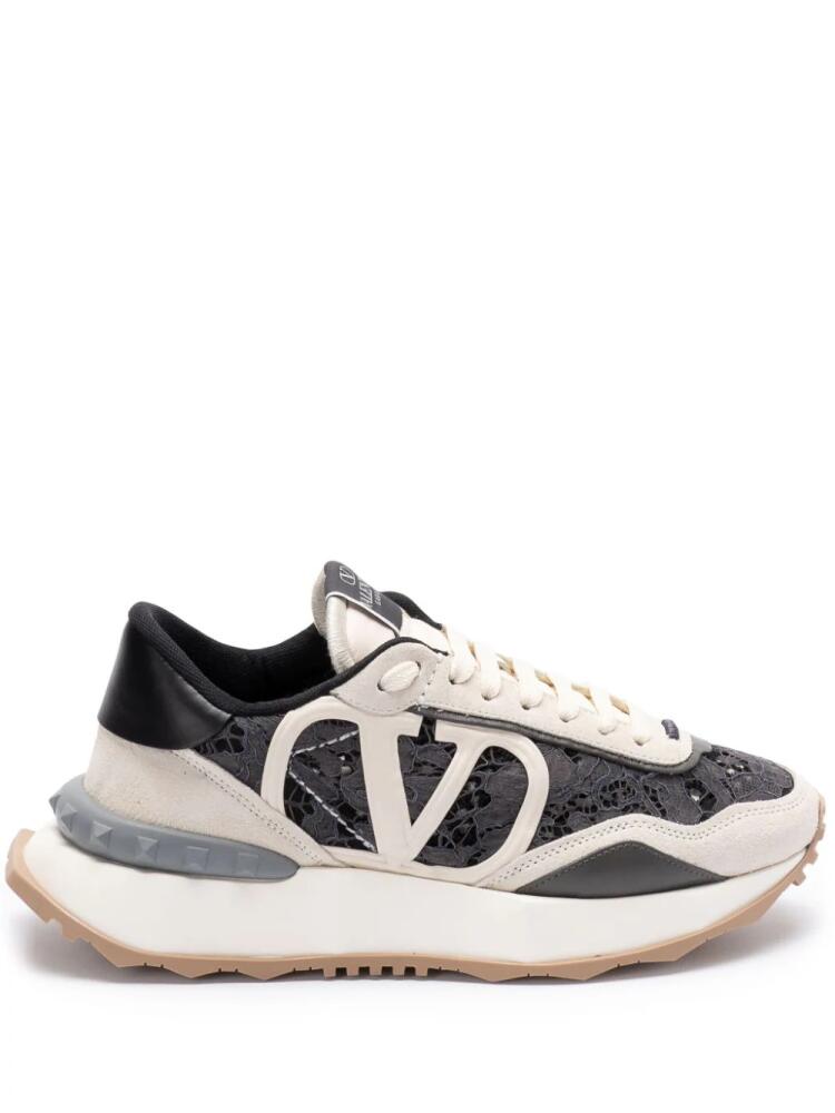 Valentino Garavani Lacerunner sneakers - Grey Cover