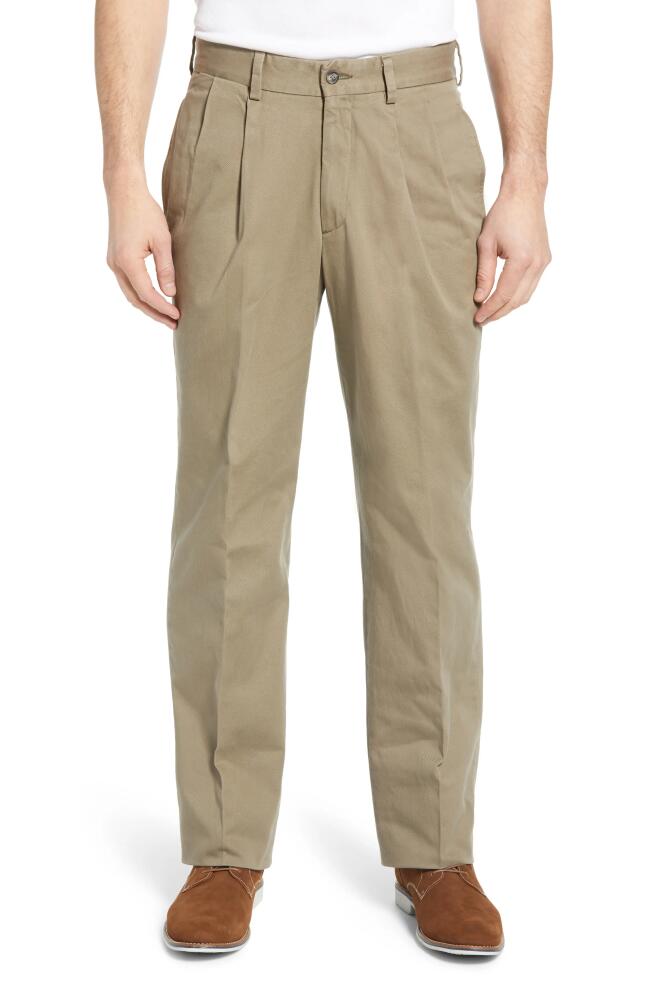 Berle Charleston Khakis Pleated Chino Pants in Olive Cover