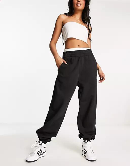 adidas Originals track pants in black Cover