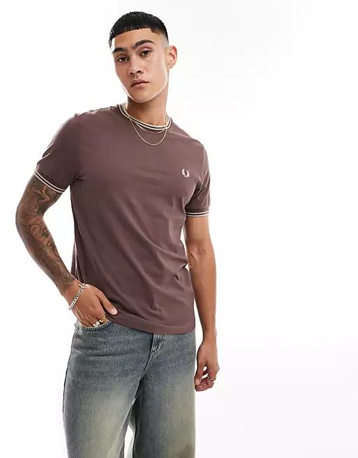 Fred Perry twin tipped T-shirt in light brown Cover