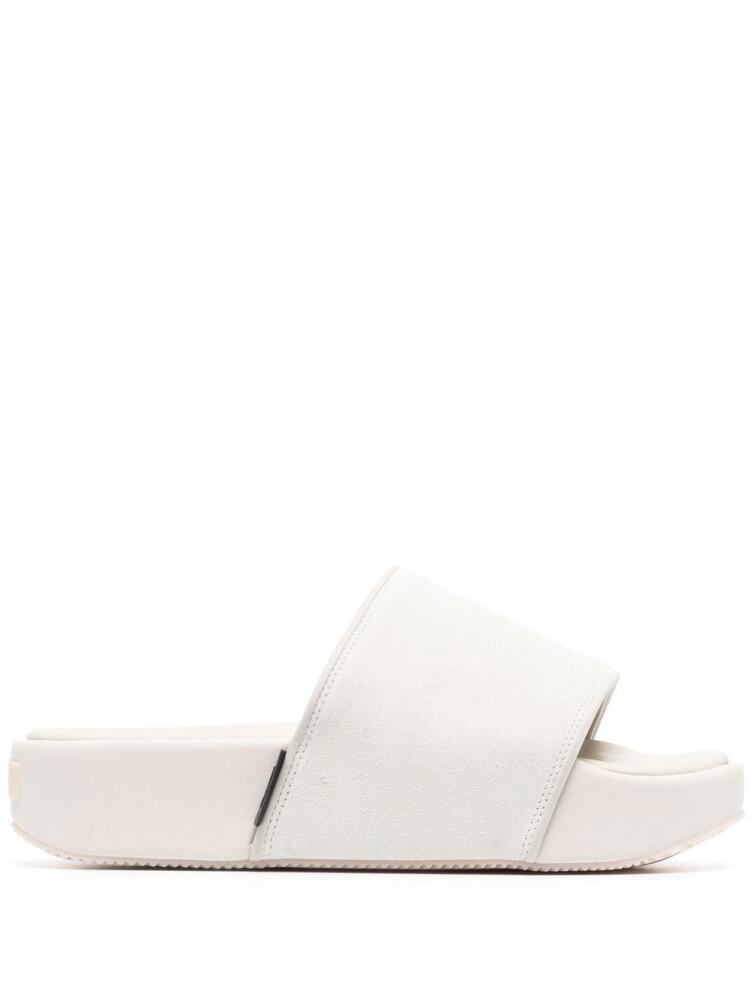 Y-3 slip-on slides - Neutrals Cover