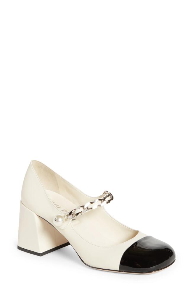 Miu Miu Mary Jane Cap Toe Pump in Avorio/Nero Cover