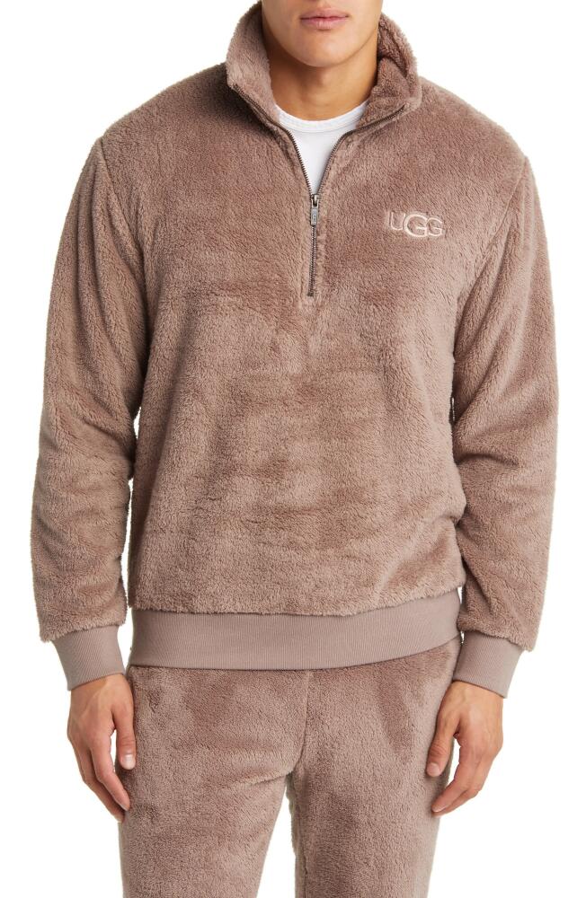 UGG(r) Zeke Half Zip Fleece Pullover in Allspice Cover