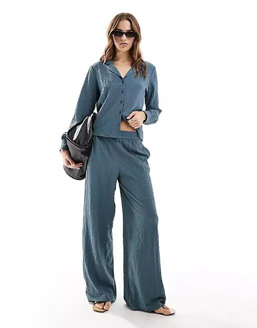 JDY seersucker wide leg pants in dark gray - part of a set Cover