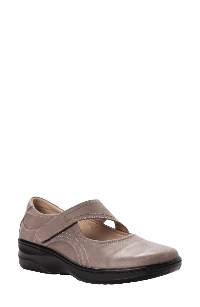 Propét Golda Flat in Grey Leather Cover