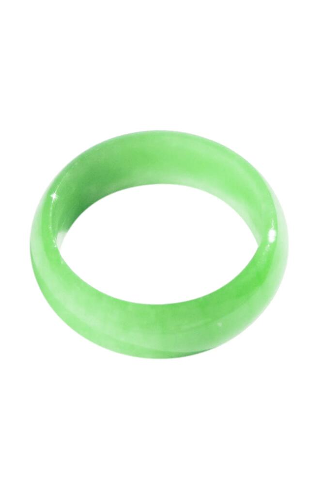 seree zZ Imperial green jade ring in Bright Green Cover