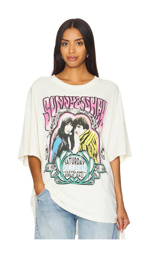 DAYDREAMER Sonny & Cher Cleveland Public Hall Tee Shirt in Ivory Cover