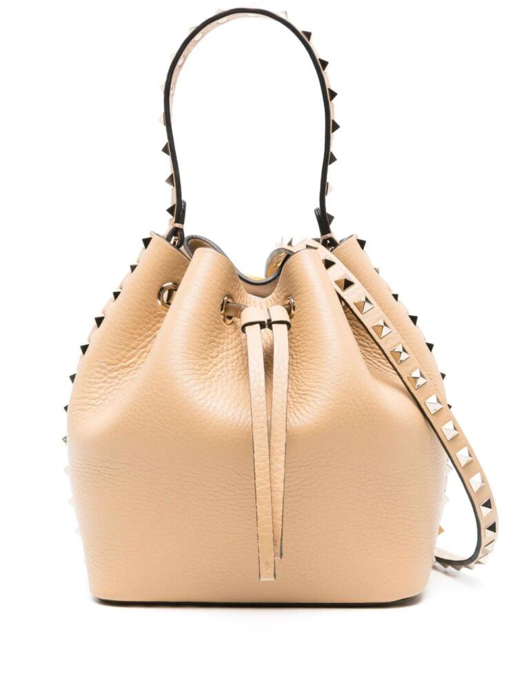 Valentino Garavani Rockstud leather bucket bag - Neutrals Cover