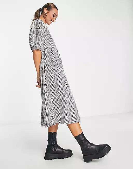 Monki checked midi dress in brown check Cover