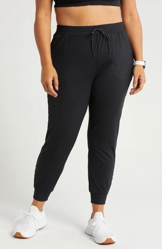 zella Live-In Pocket Joggers in Black Cover