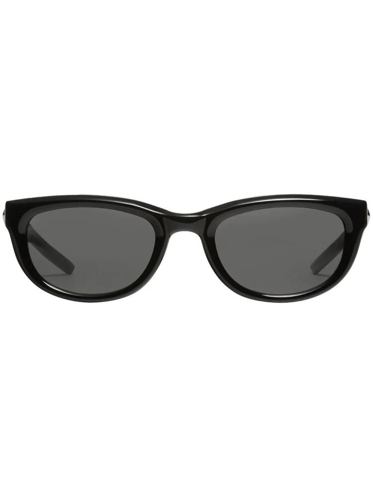 Gentle Monster cat-eye frame sunglasses - Black Cover