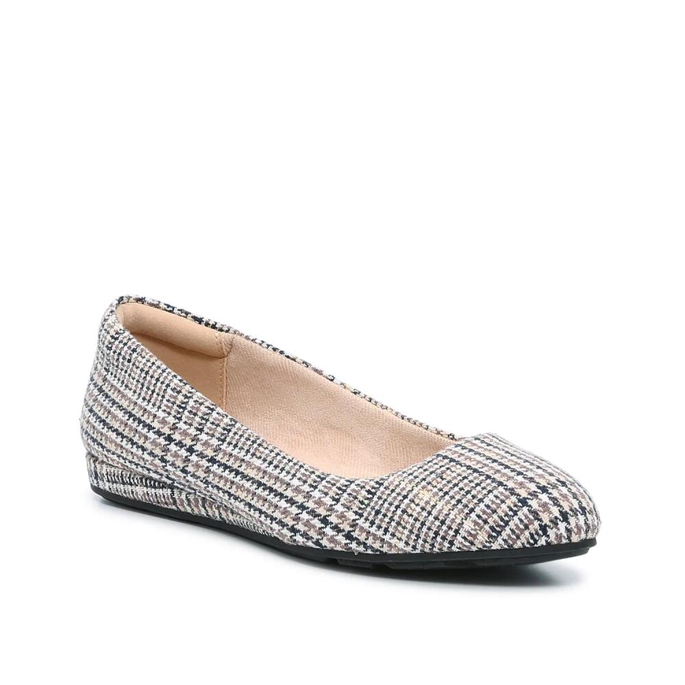 Kelly & Katie Eryn Wedge SlipOn | Women's | Beige/Black/Brown Plaid Print Fabric Cover