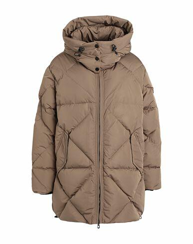 Historic Woman Puffer Sand Polyester Cover